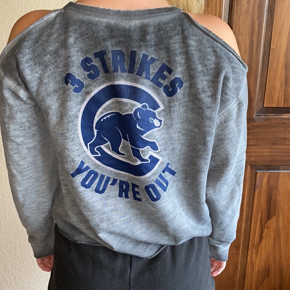 Chicago Cubs Sweater - Picture 2 of 6